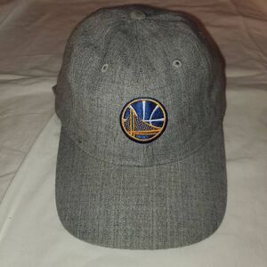 Mitchell & Ness Golden State Warriors Patch Logo Adjustable Gray Hat